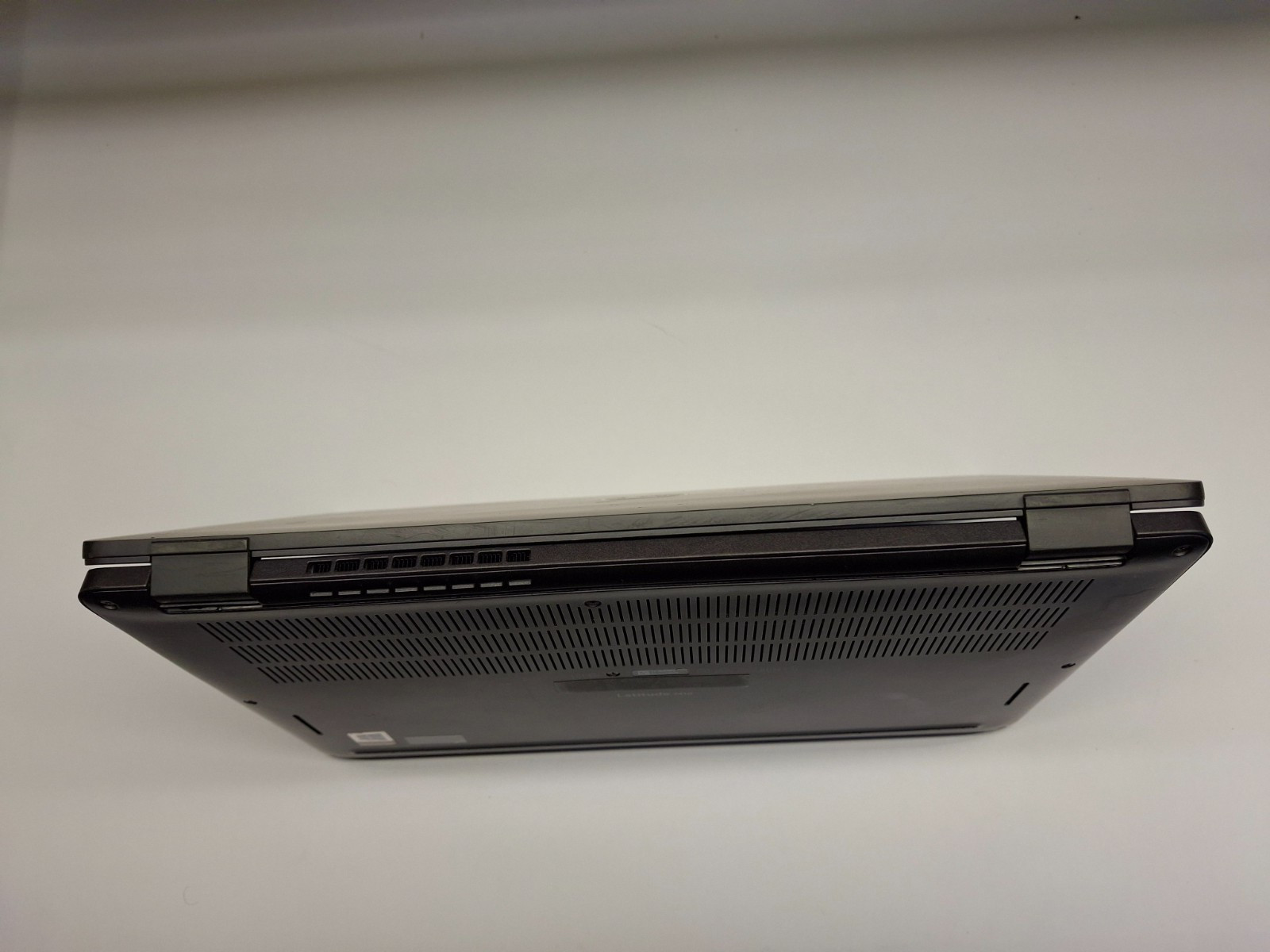 Dell Latitude 7410 14″ Intel 6 Core i7-10810U 16GB Ram 256GB NVMe SSD Win11P