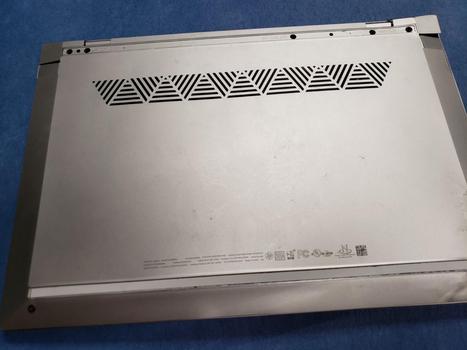 HP Envy 13-aq1013dx – pi7-1065g7 @ 1.30ghz 8gb ram parts damaged please read