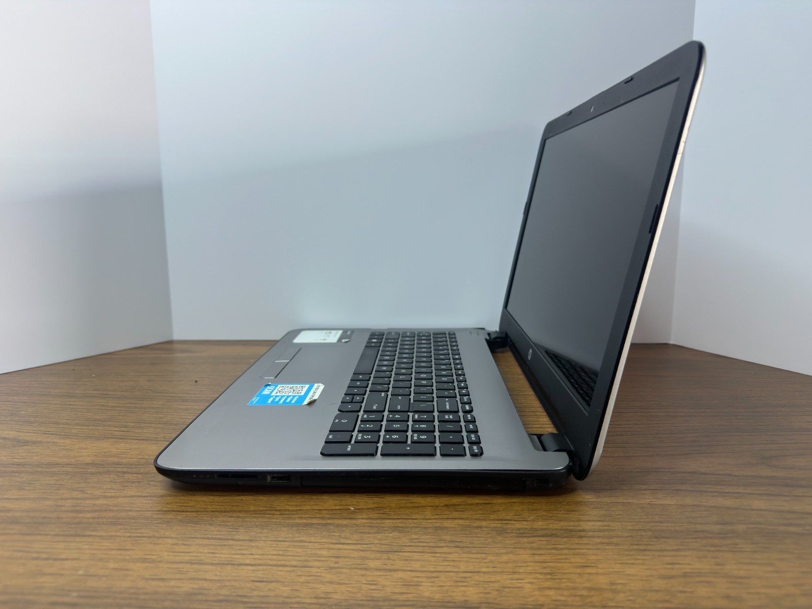 HP NoteBook 15-ay127cl | 15.6″ | i5-7200U 2.5GHz | 12GB RAM | 120GB SSD | *READ*