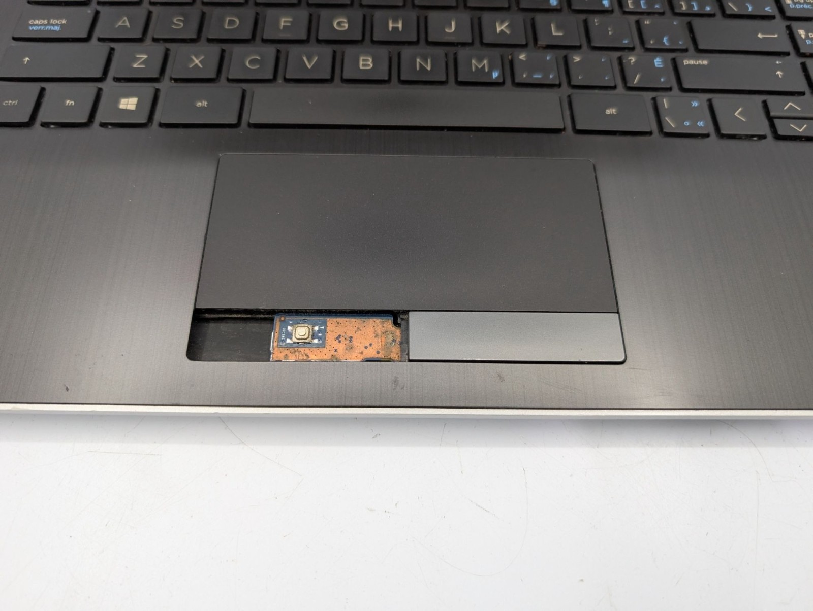 HP Laptop 14-DK0058CA 14″ Display AMD Ryzen 3 3200U 2.60GHz Processor Laptop