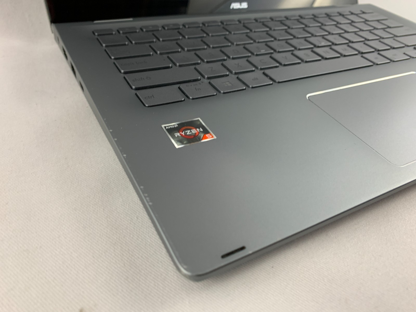 Asus ZenBook Q406D, AMD Ryzen 5 3500U 2.1GHz, 8GB RAM, 256GB SSD, Win 11 Home
