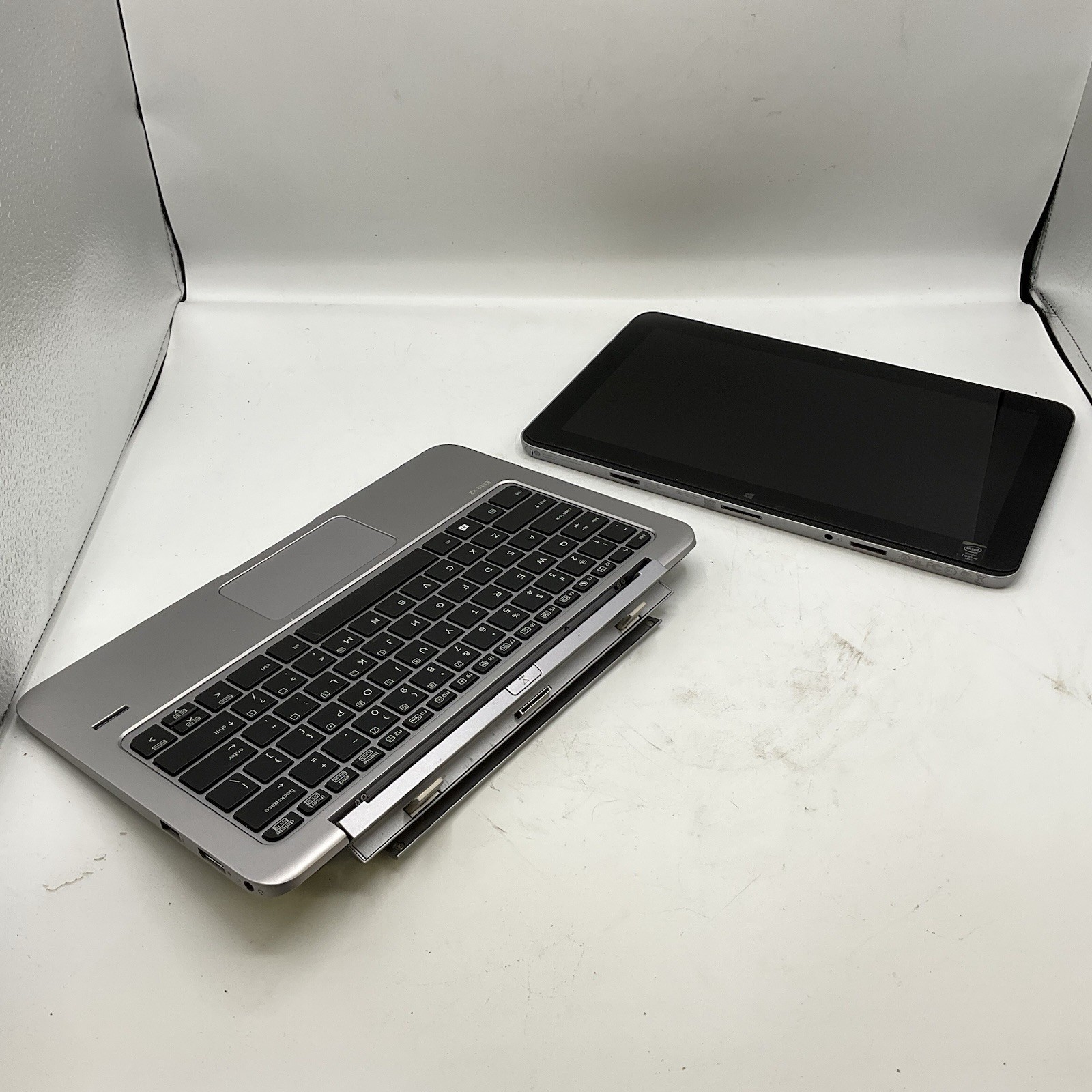 HP Elite x2 1011 G1 Tablet 11.6″ Intel Core M 5Y71 Win 10 Pro 8GB RAM 512gb SSD