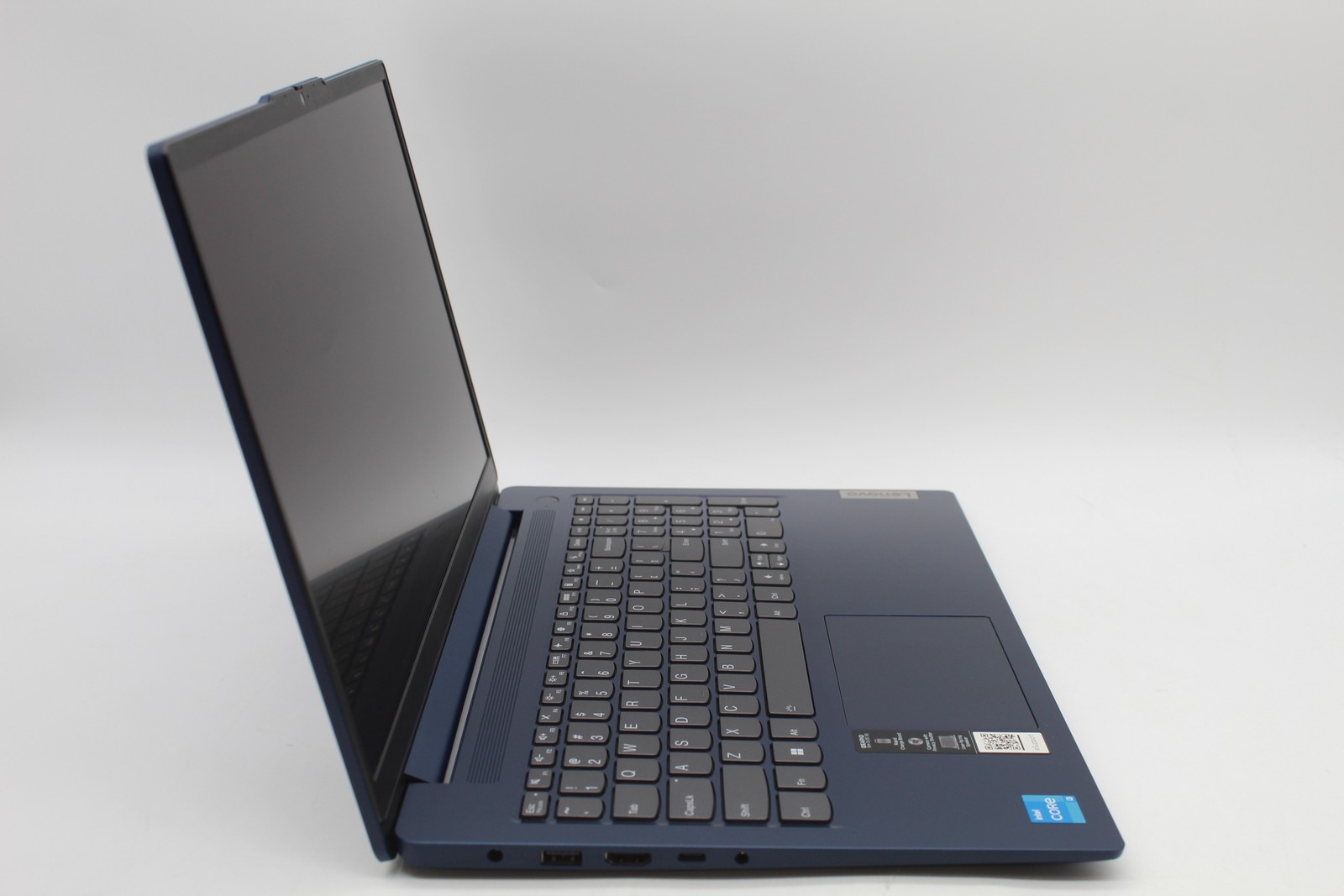 Lenovo IdeaPad Slim 3 15IRU8 Core i3-1315U 1.2GHz 8GB 256GB SSD PC1795830