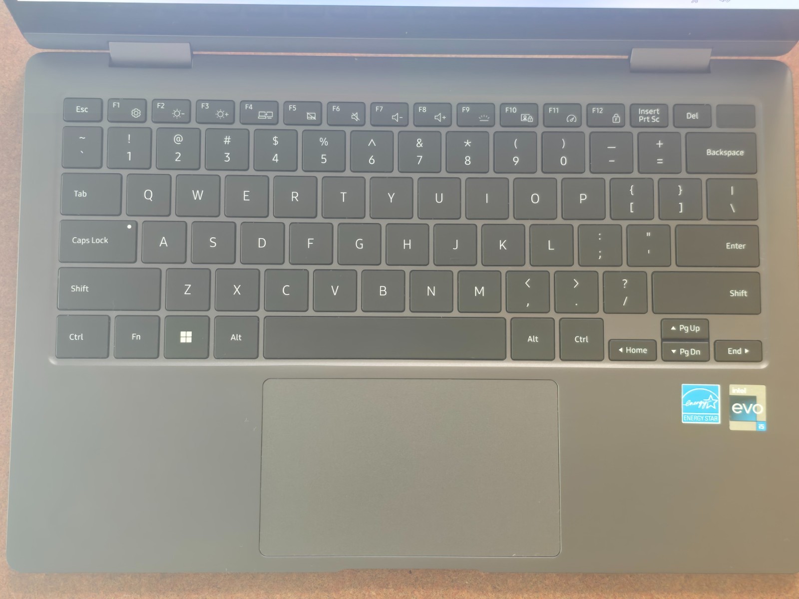 Samsung Galaxy Book2 13.3″ – AMOLED – Core i5-1235U 8GB RAM 256GB SSD Touch