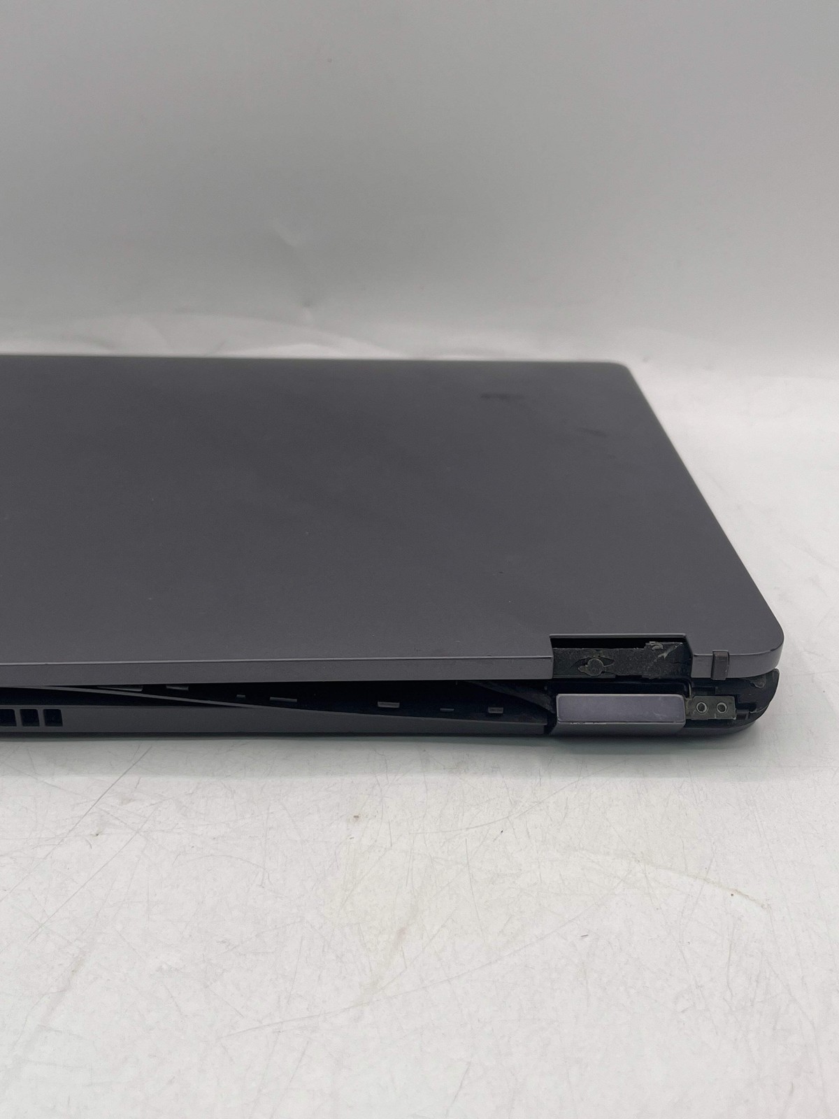 Lenovo IdeaPad Flex 5 14IAU7 14″ Laptop 8GB 256GB Broken