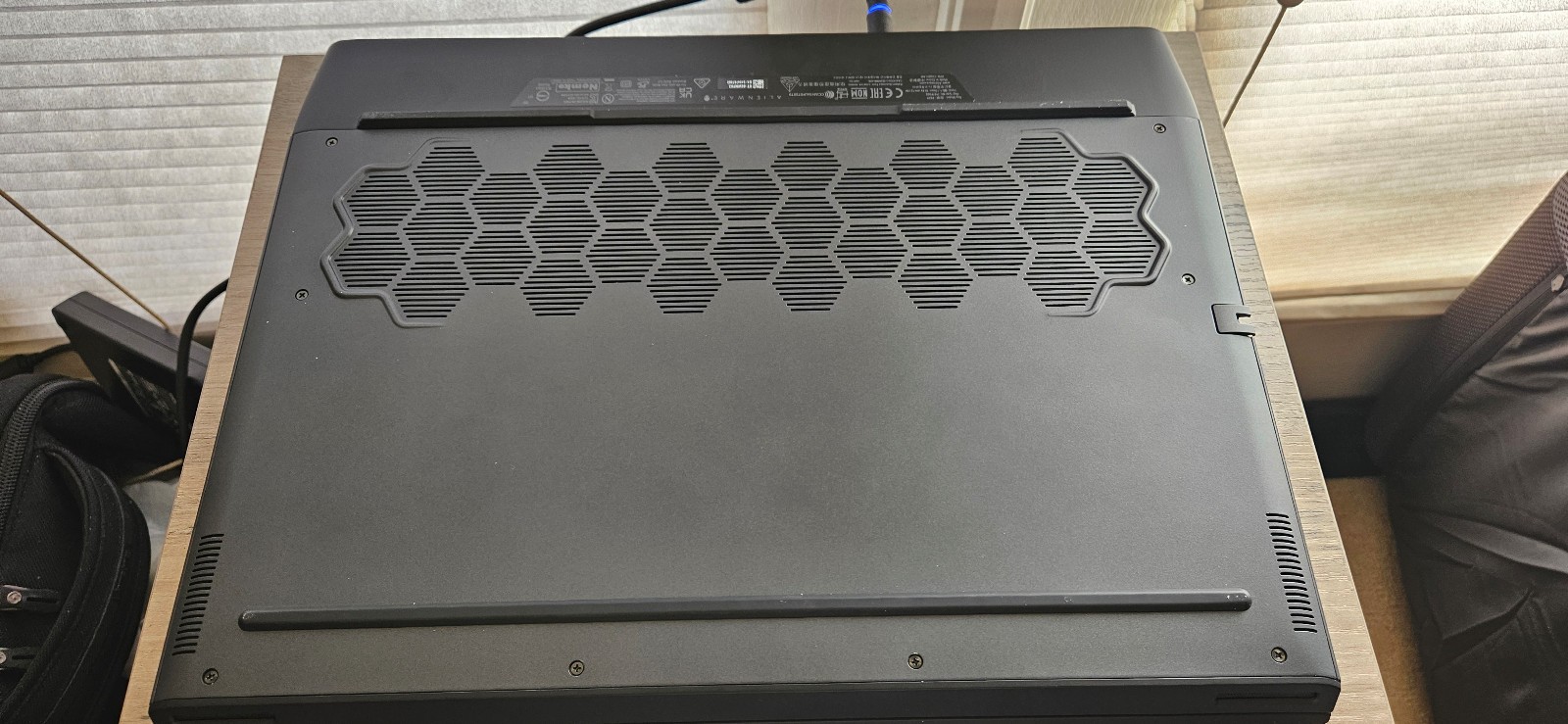 Alienware m15 R4 15.6″ 300Hz FHD – i7-10870H – 16GB RAM – RTX 3070 – 1TB SSD