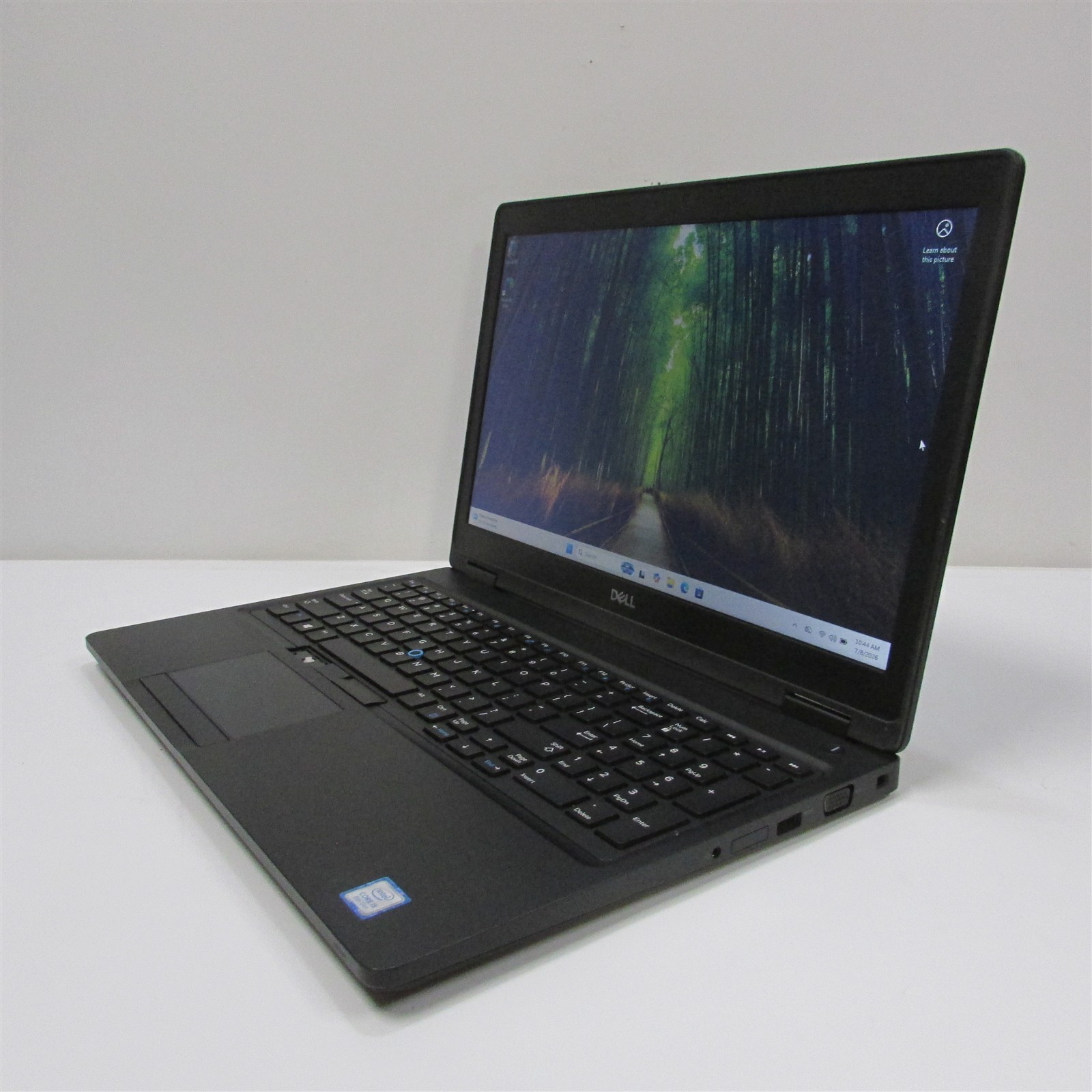 Dell Precision 3530 i5-8400H 2.5GHz 16GB RAM 256GB m.2 15.6″ Win 11 Pro MISS KEY