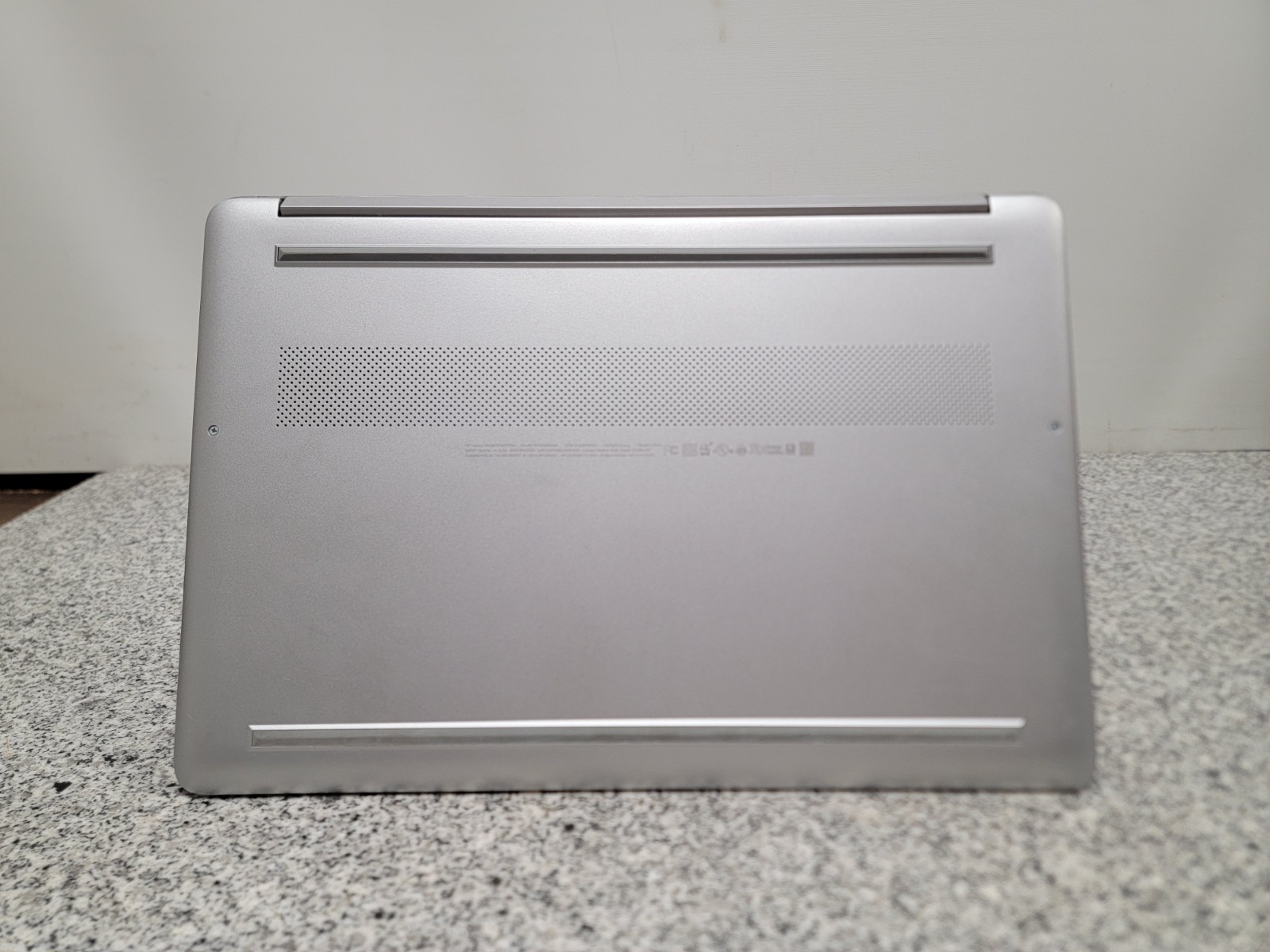 HP Laptop 15-dy1731ms (128GB, Intel Core i3 10th Gen., 1.20GHz, 8GB) FOR PARTS