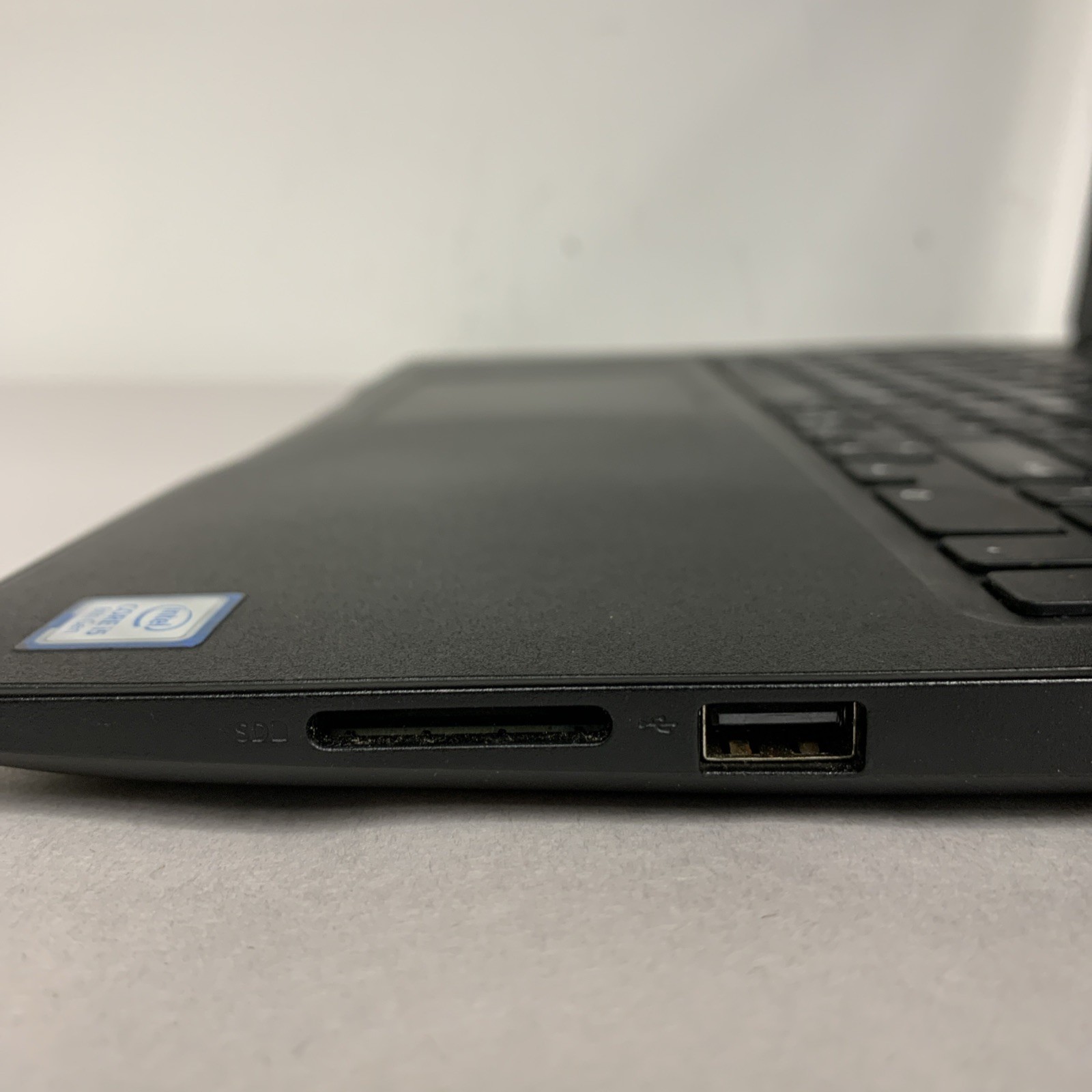 Dell Latitude 3590 15.6″ Core i5-8250U 8GB RAM 512GB HDD Win11 Pro