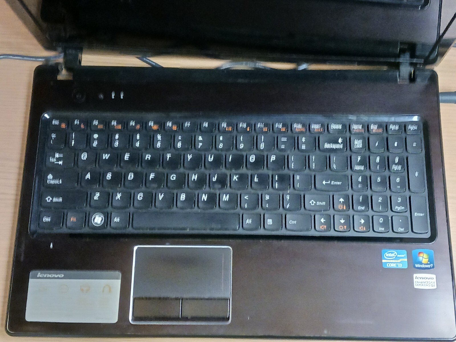 Lenovo G570 Laptop Intel Core i3 Windows 7 *Has Hinge Issue* Left Hinge Cover Mi