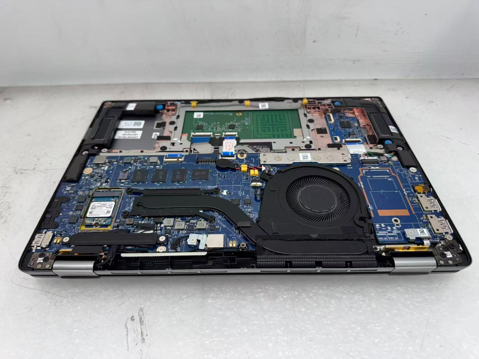 Dell Latitude 7440 Intel i7-1365U@1.8Ghz 32GB RAM 500G Win 11 *Read*