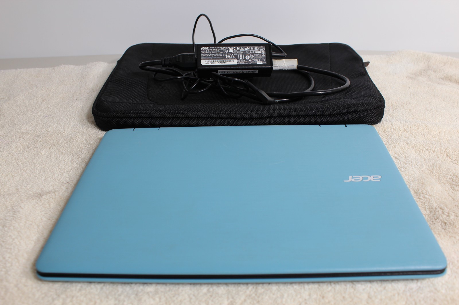 Acer Spin 1 Sp111-31 -4gb mem 32GB SSD Touch Screen/Tablet Bag AC Cord