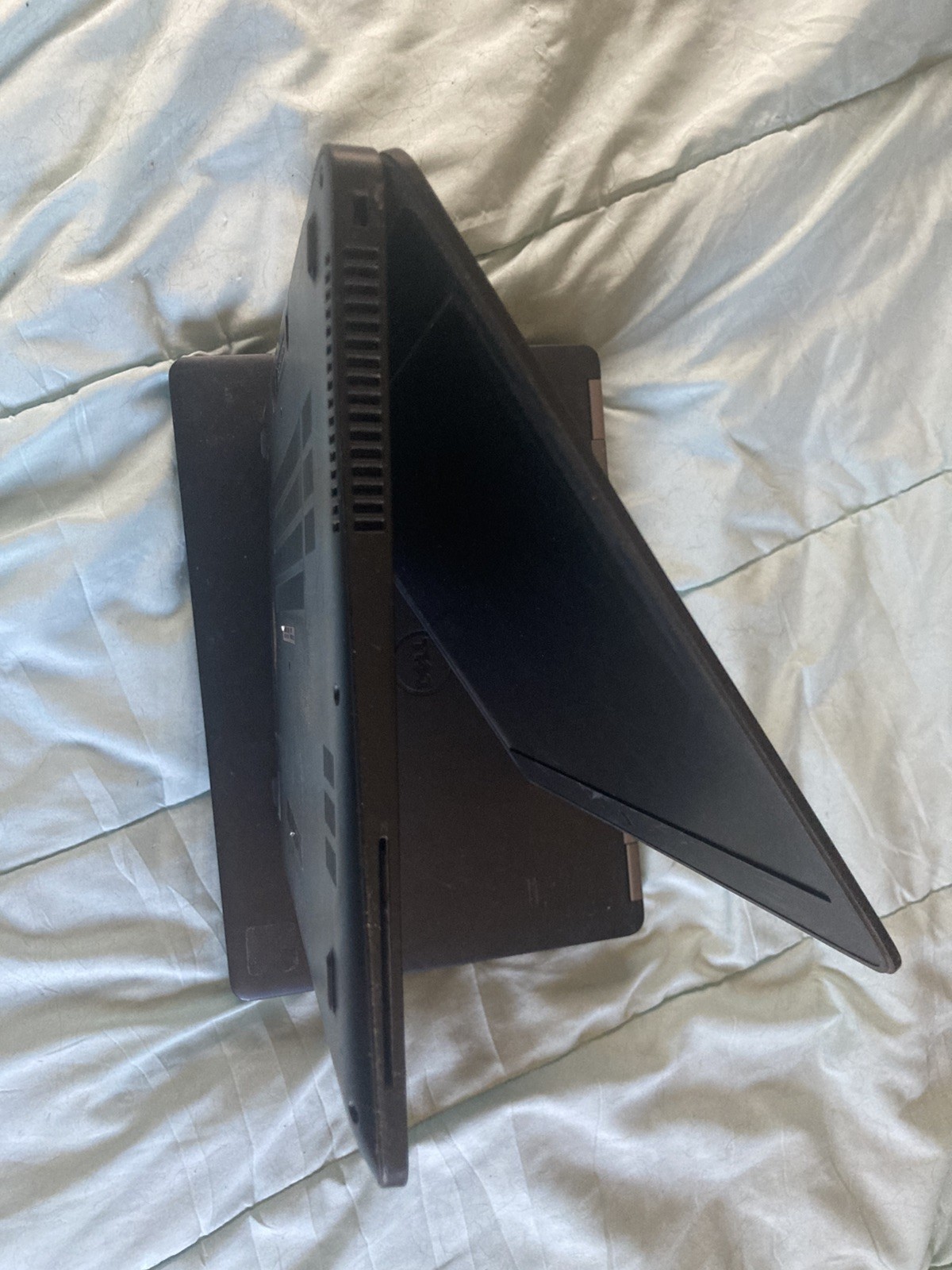 Dell Latitude E7470 14″ (256GB SSD, Intel Core i5-6300U, 2.40GHz, 16GB) Laptop
