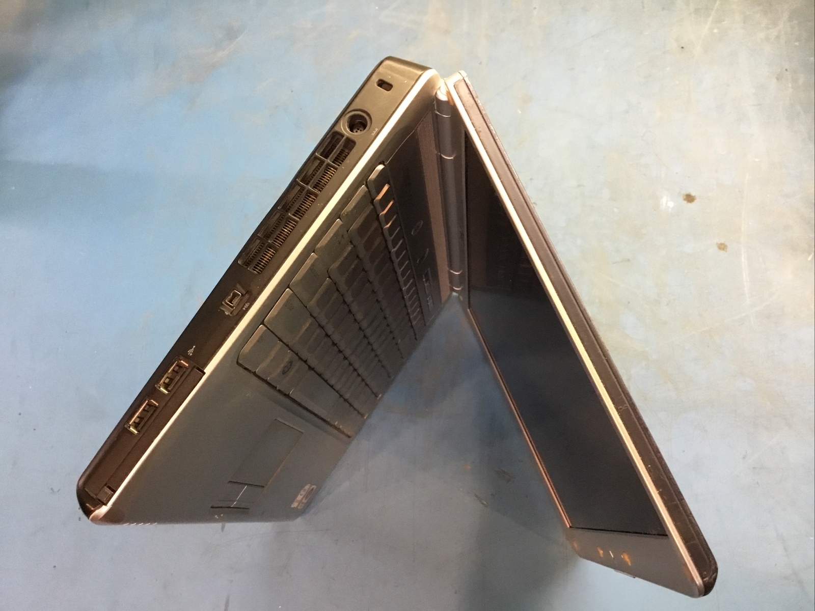 DELL INSPIRON 1420 14″ INTEL CORE DUO CPU 1.80 GHz 2GB 250GB Win 10 – C3