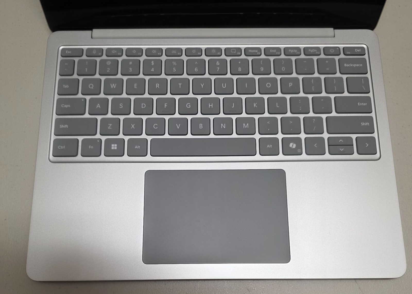 Microsoft Surface Laptop 13″ 2K Touch – Snapdragon X Plus – 16GB/512GB Warranty!