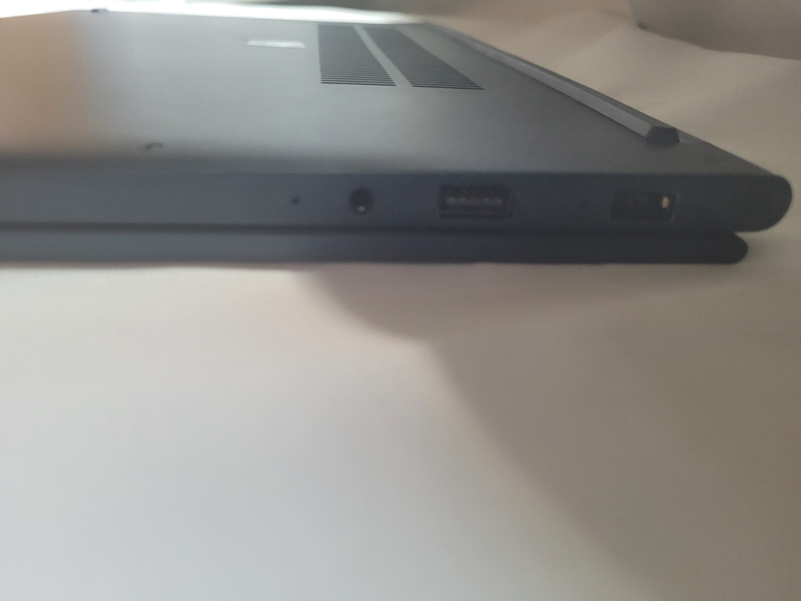LENOVO YOGA 730-15IWL i5-8265U @ 1.60 GHz, 8GB RAM, NO HDD/OS – (PARTS)