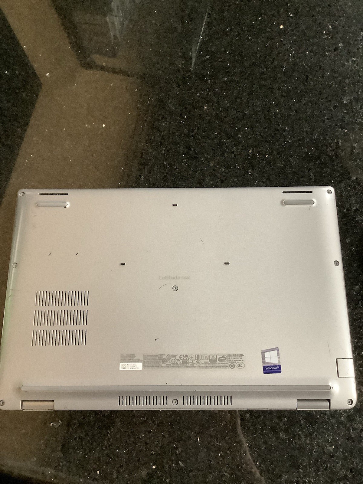 Dell Latitude E5420 14 in Intel Core i7-11850H 11th Gen., 2.60 GHz, 25566-1