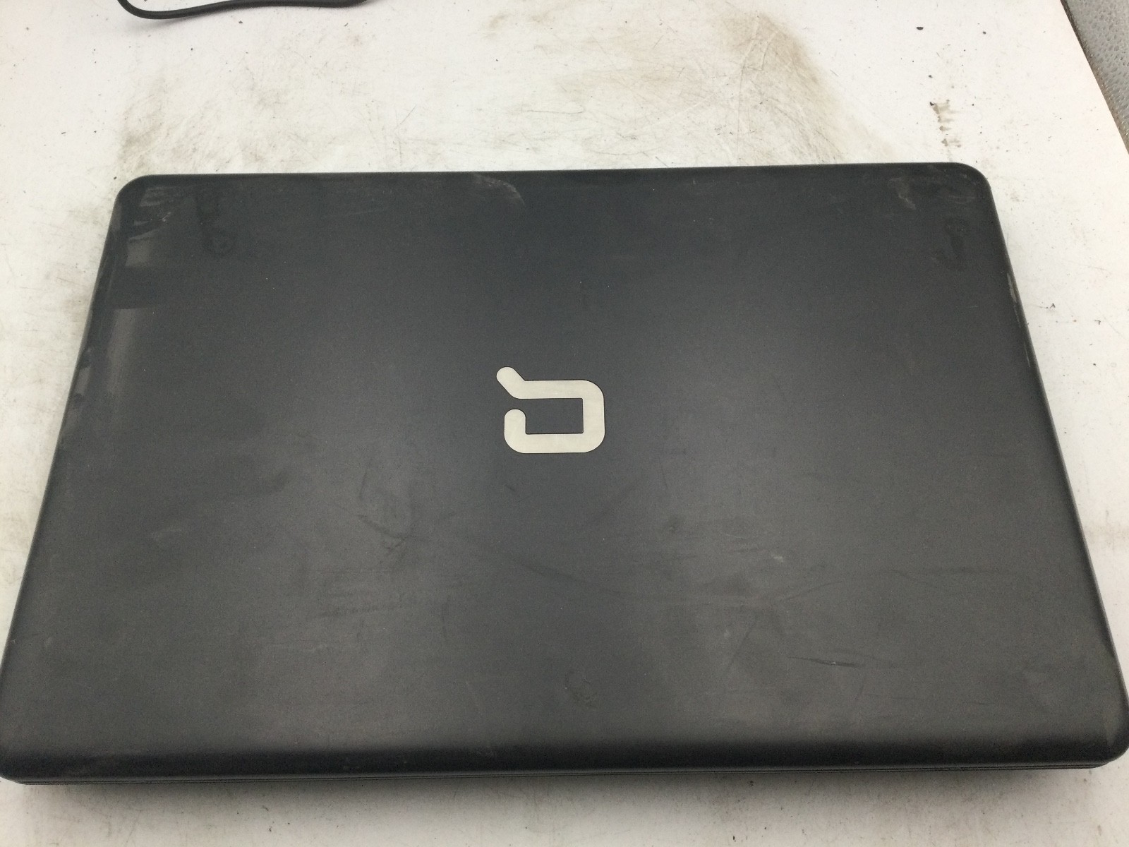 HP COMPAQ 610 – BOOTS TO BIOS – INTEL CORE 2 DUO – NO RAM – READ DESCRIPTION -BB