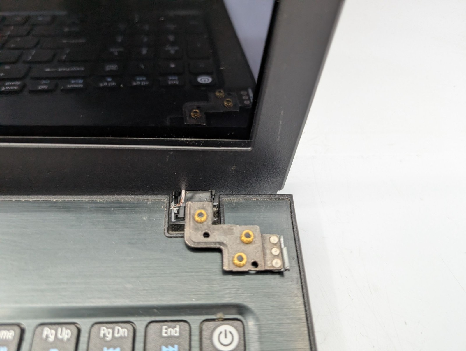 Acer Aspire E15 E5-575T-58WH 15.6″ Laptop i5-7200U No SSD Boots to BIOS Parts