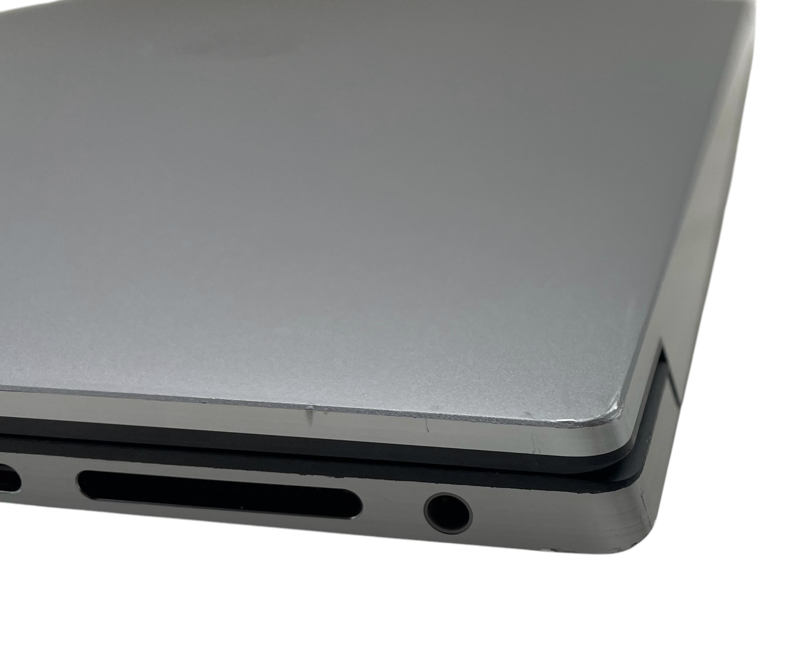 Dell Precision 5550 i7-10850H 2.70GHz 15″ 64GB RAM 256GB SSD–GRADE D