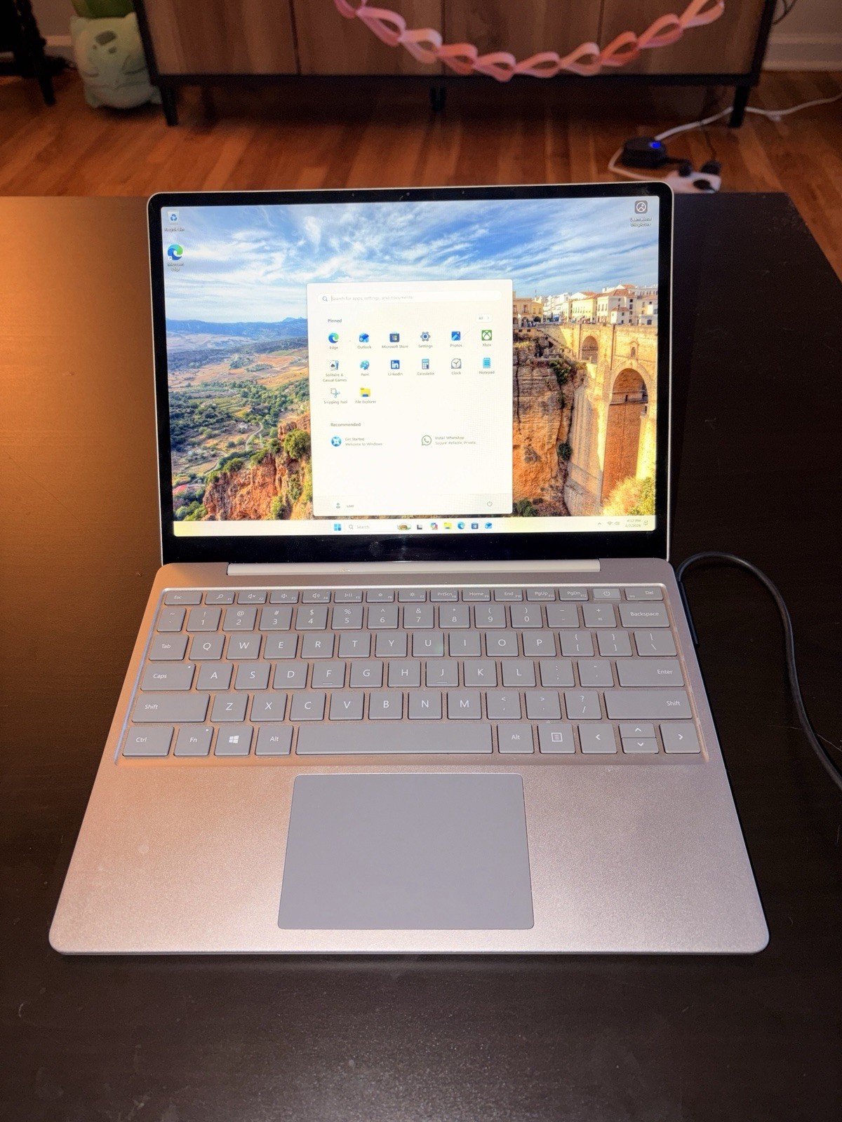 Microsoft Surface Laptop 12.4″ Silver Windows 11 pro WiFi Bluetooth Webcam