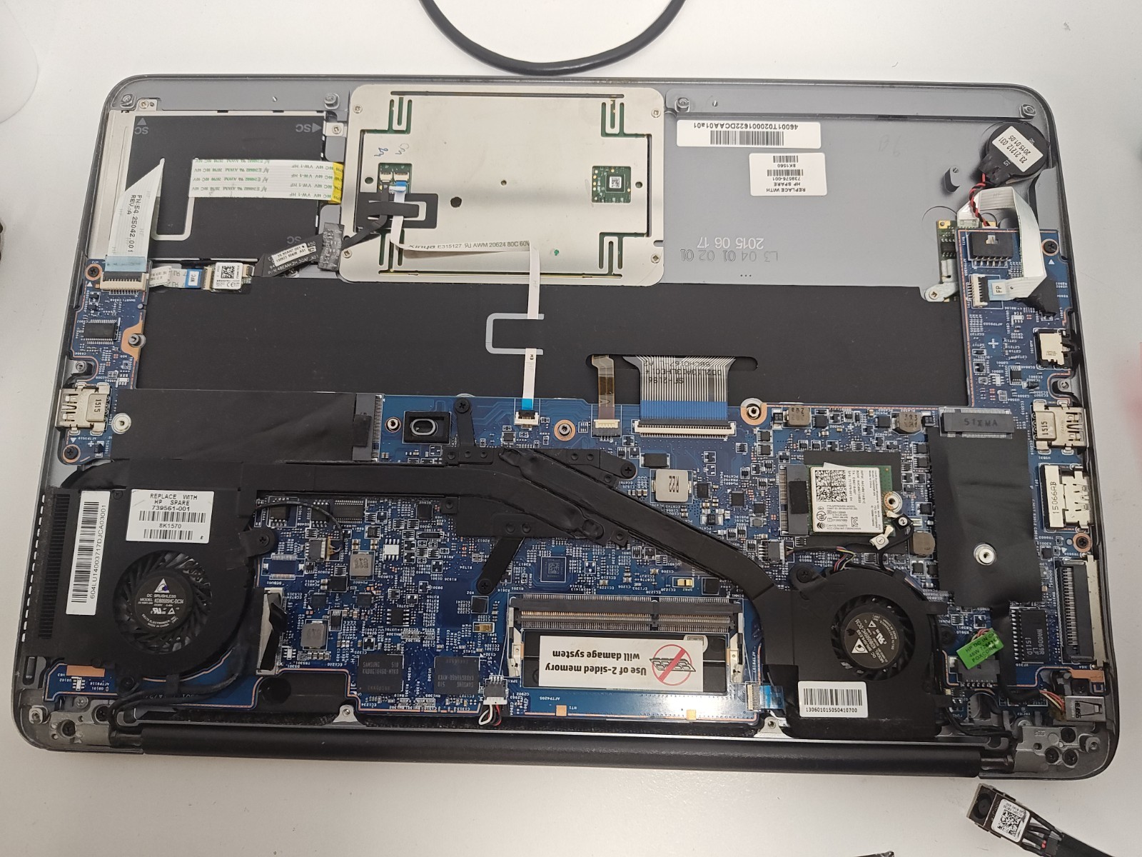 HP Elitebook Folio 1040 G1 Intel i5-4300U 4GB RAM NO SSD/BATTERY/BOTTOM COVER