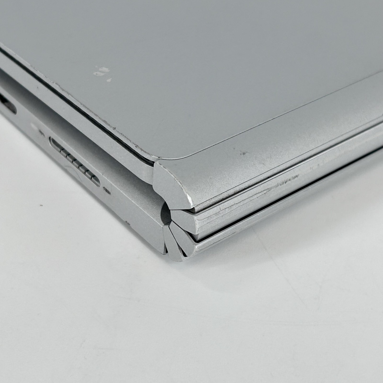 Microsoft Surface Book 2 15 TOUCH i7-8650U 1.90GHz 16GB 512GB SSD -BAD BATTERY