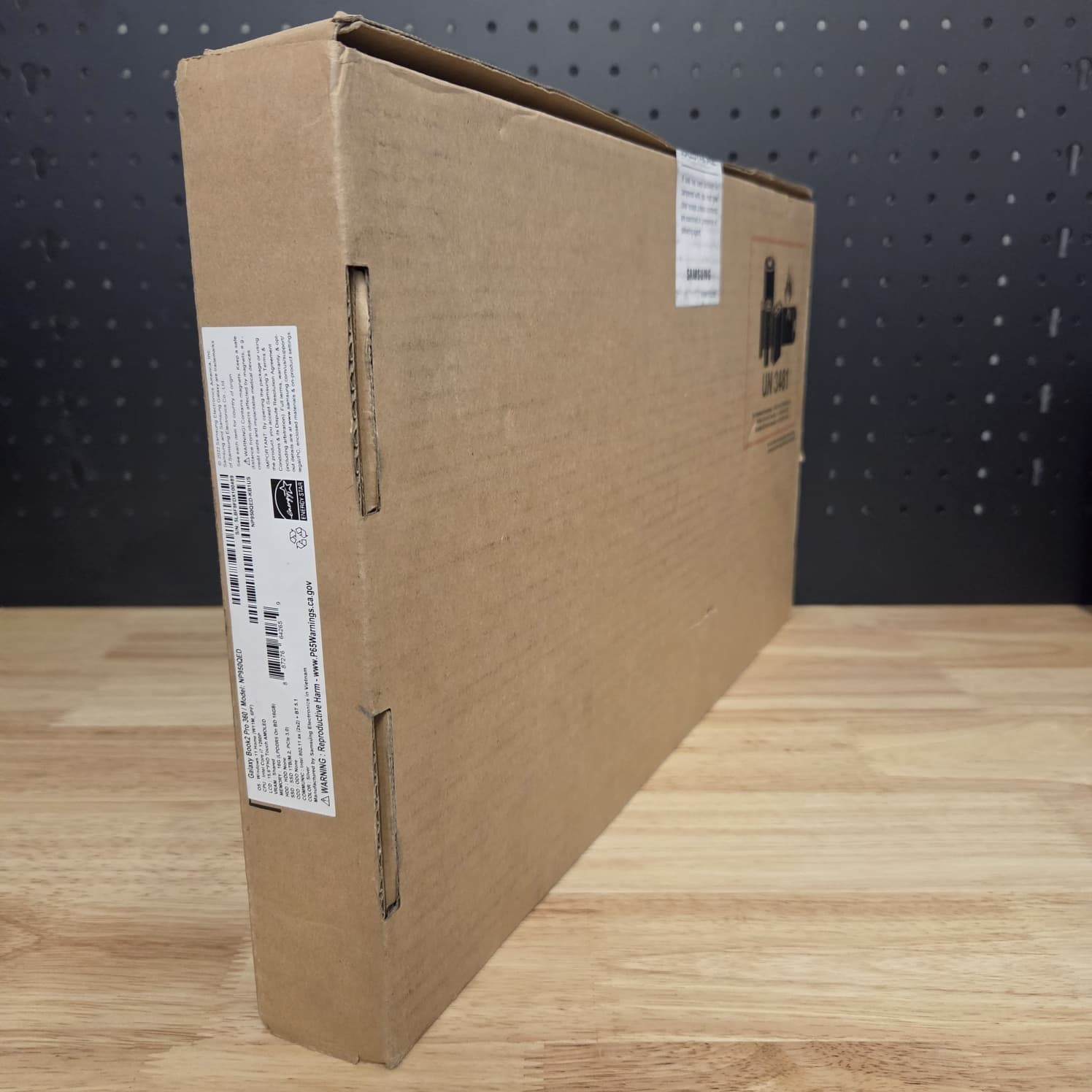 Samsung Galaxy Book2 Pro 360 (Model NP950QED)