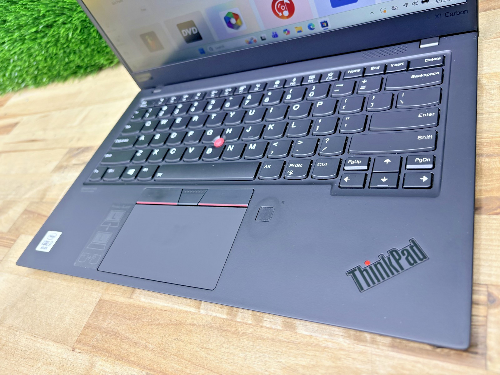 Lenovo ThinkPad x1 Carbon 7 Intel i7-10th Gen 1.90GHz 16GB RAM 256GB SSD W 11 P*