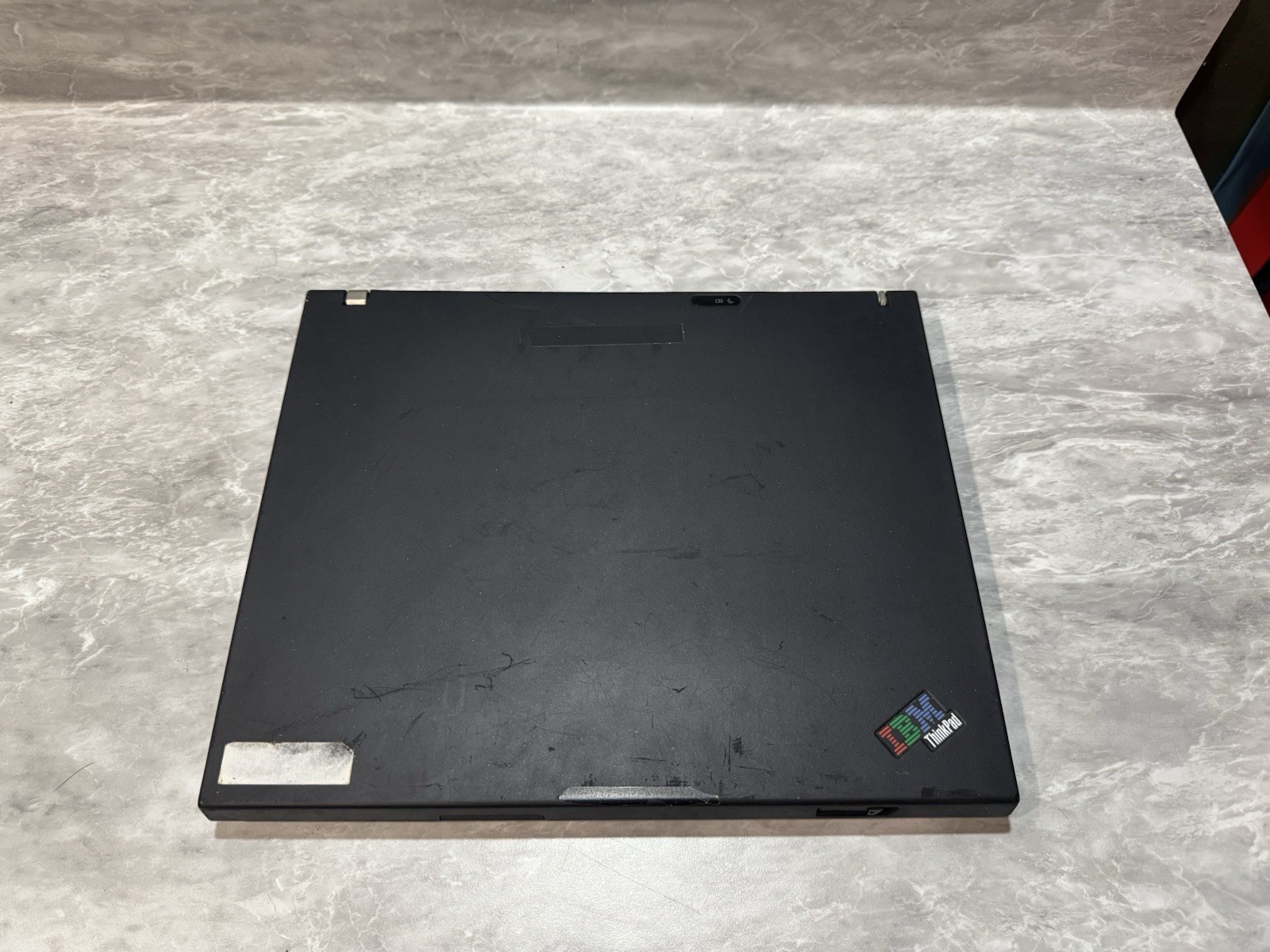 IBM ThinkPad T40 Laptop Powers On Unknown Specifications BIOS LOCKED
