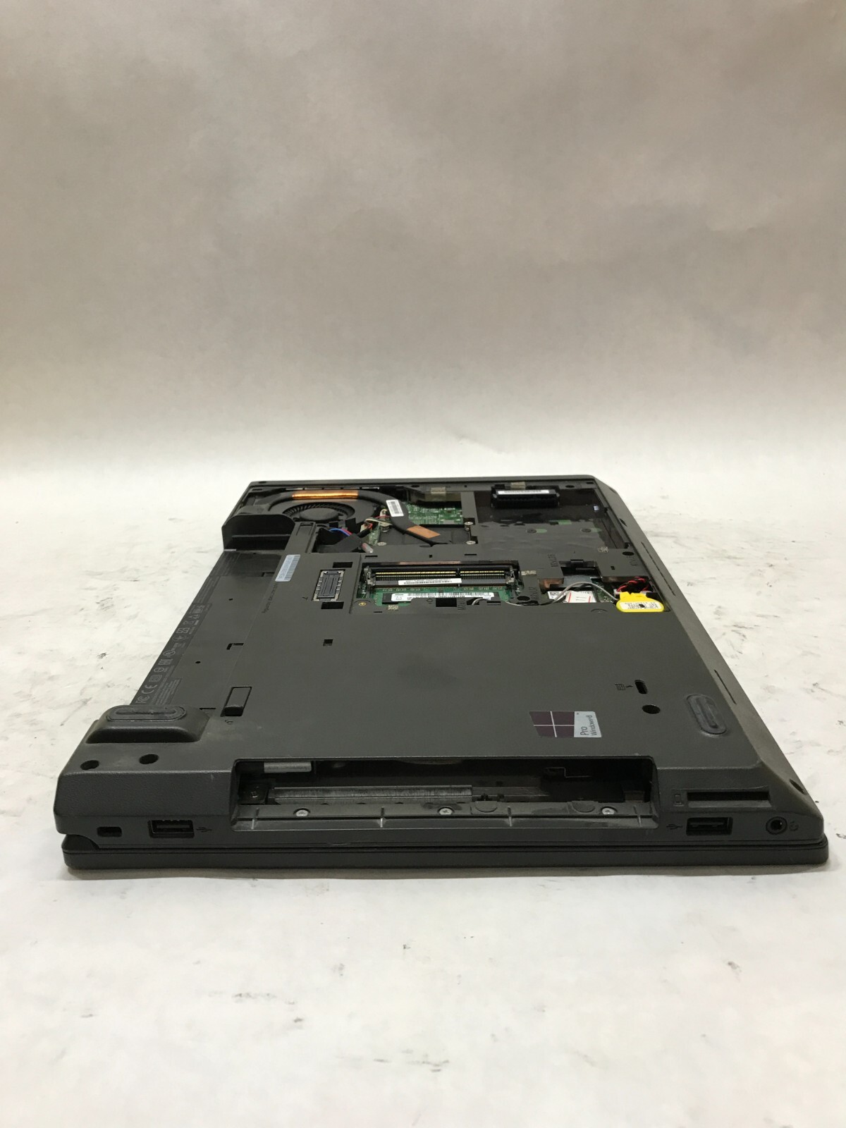Lenovo ThinkPad L440 14″ Intel Core i5 2GB RAM NO HDD/OS Missing Components – DW