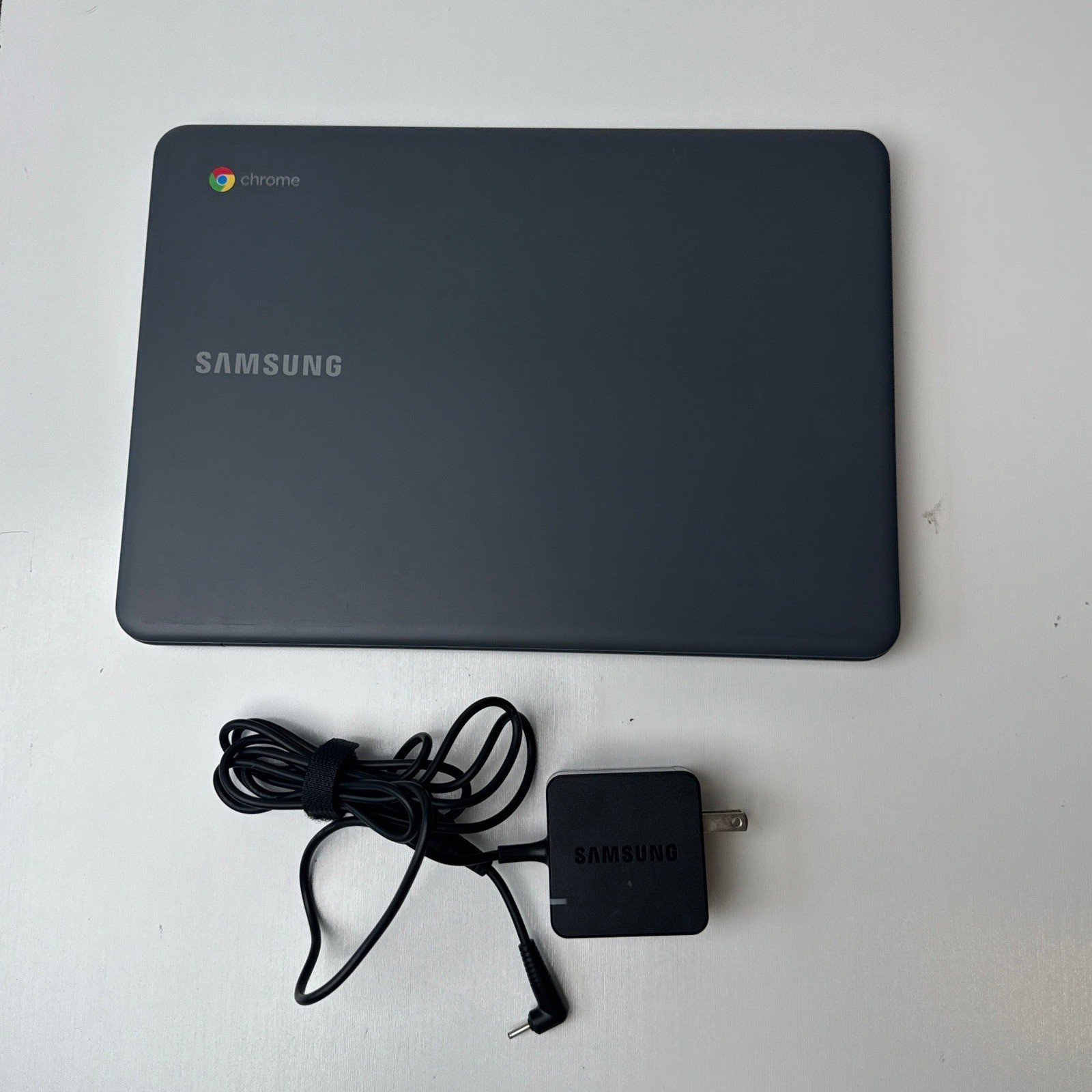 Samsung Chromebook 3 11.6 XE501C13-K01US Intel Celeron Night Charcoal Laptop