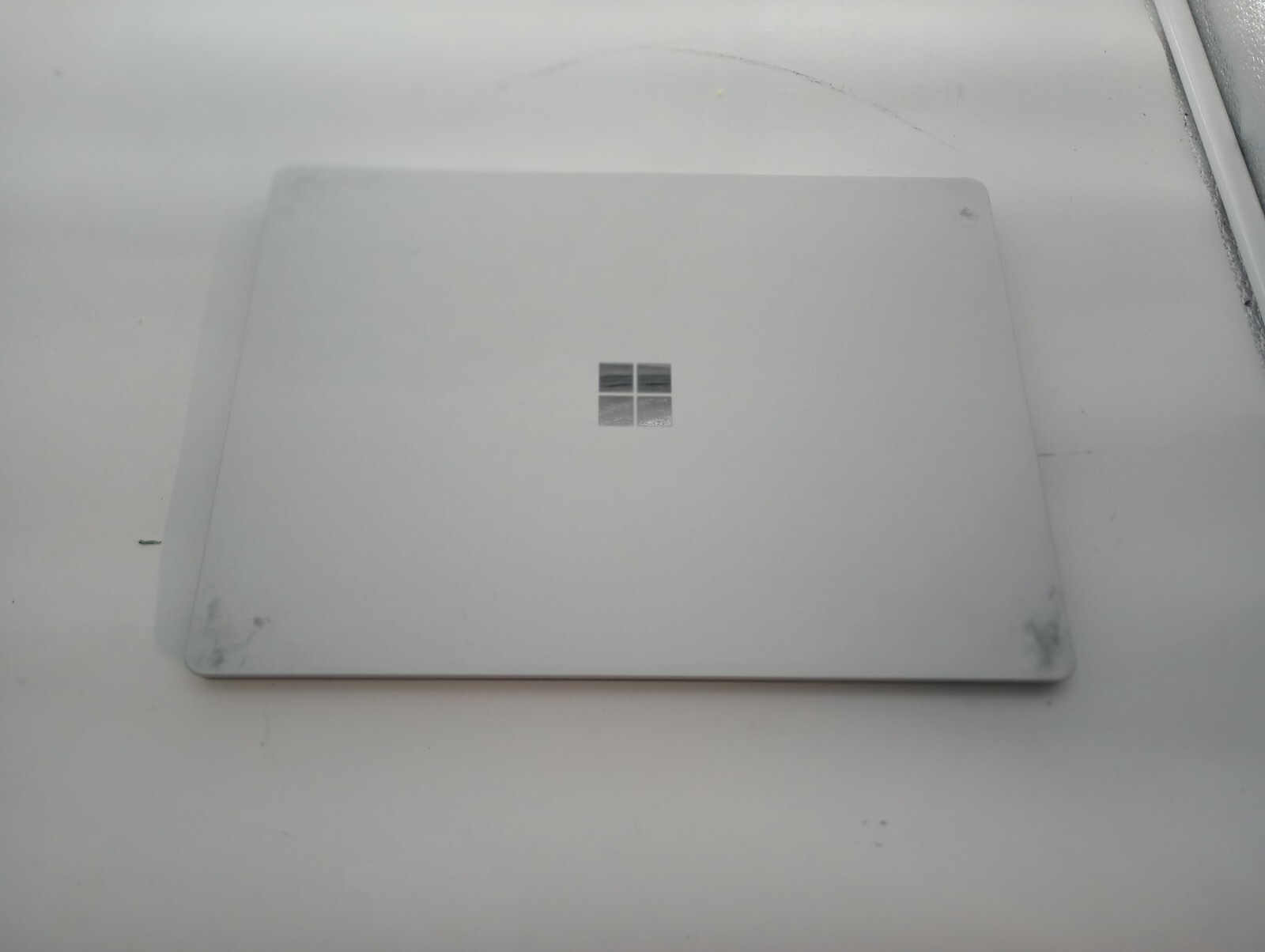 Surface Laptop (4025) w/charger.i5-7300U.8GB.13.5″2k Touch.256GB M.2.W11Pro