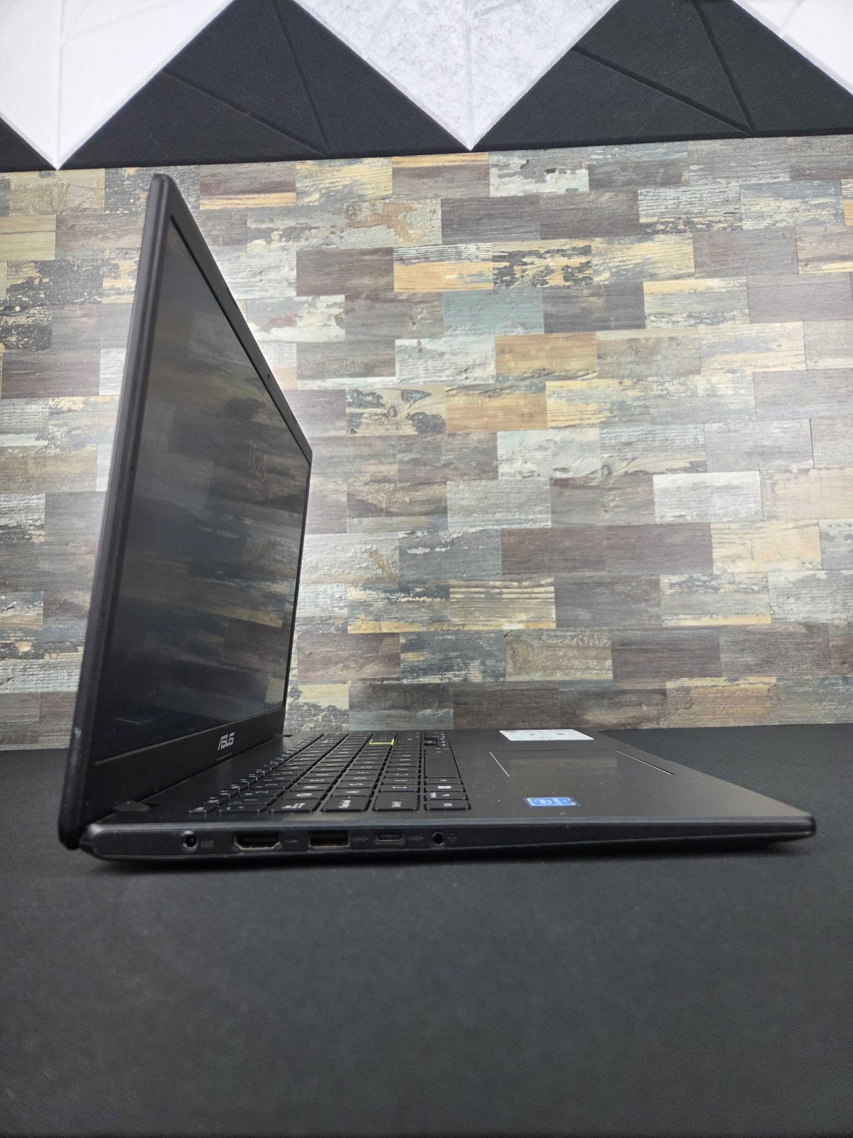 ASUS VivoBook 15 15.6″ (64GB eMMC, Intel Celeron N, ‎2.8 GHz, 4GB) Laptop -…