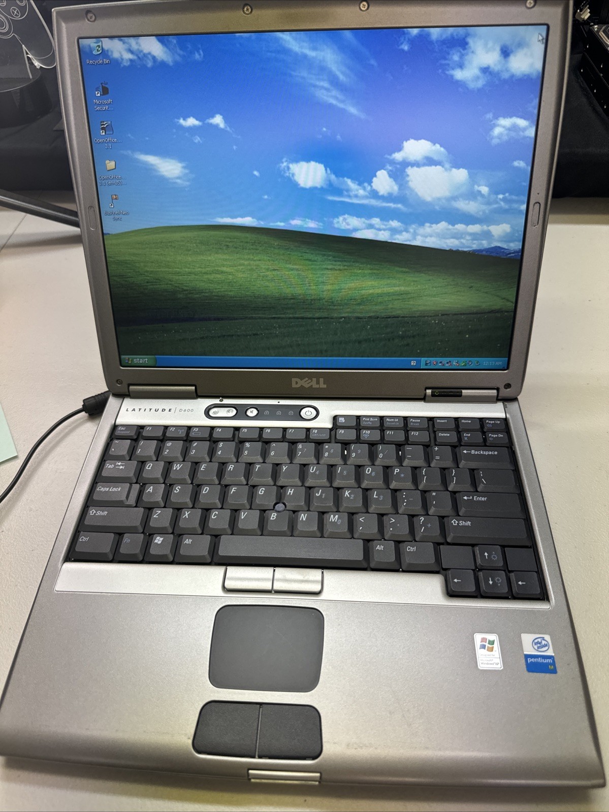 Dell Latitude D600 Laptop Windows XP 32-Parallel port Etc. No Power Adapter