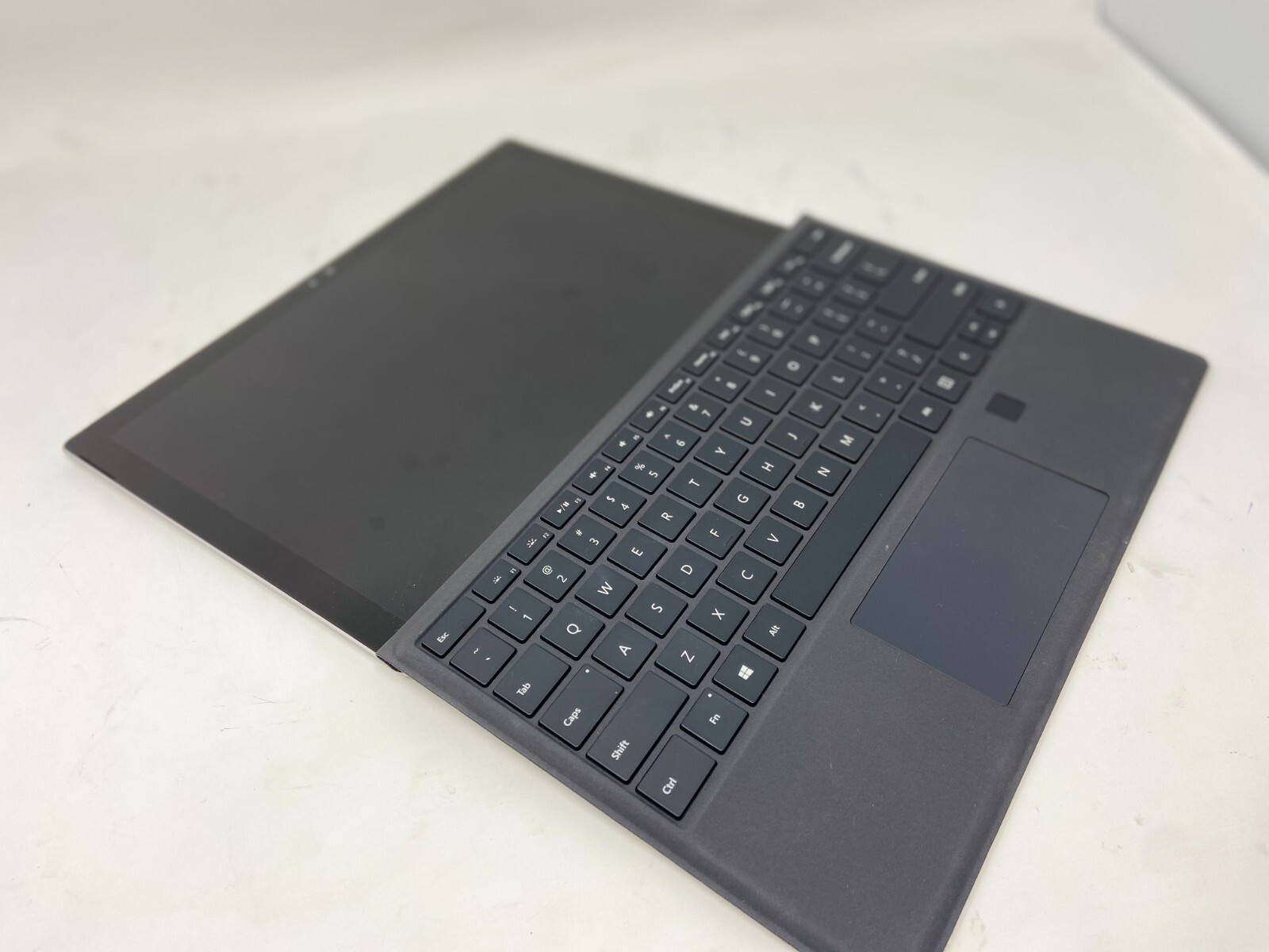 Microsoft Surface Pro 4 Core m3-6y30 2.2GHz 4GB RAM 128GB SSD Win 10 Tablet