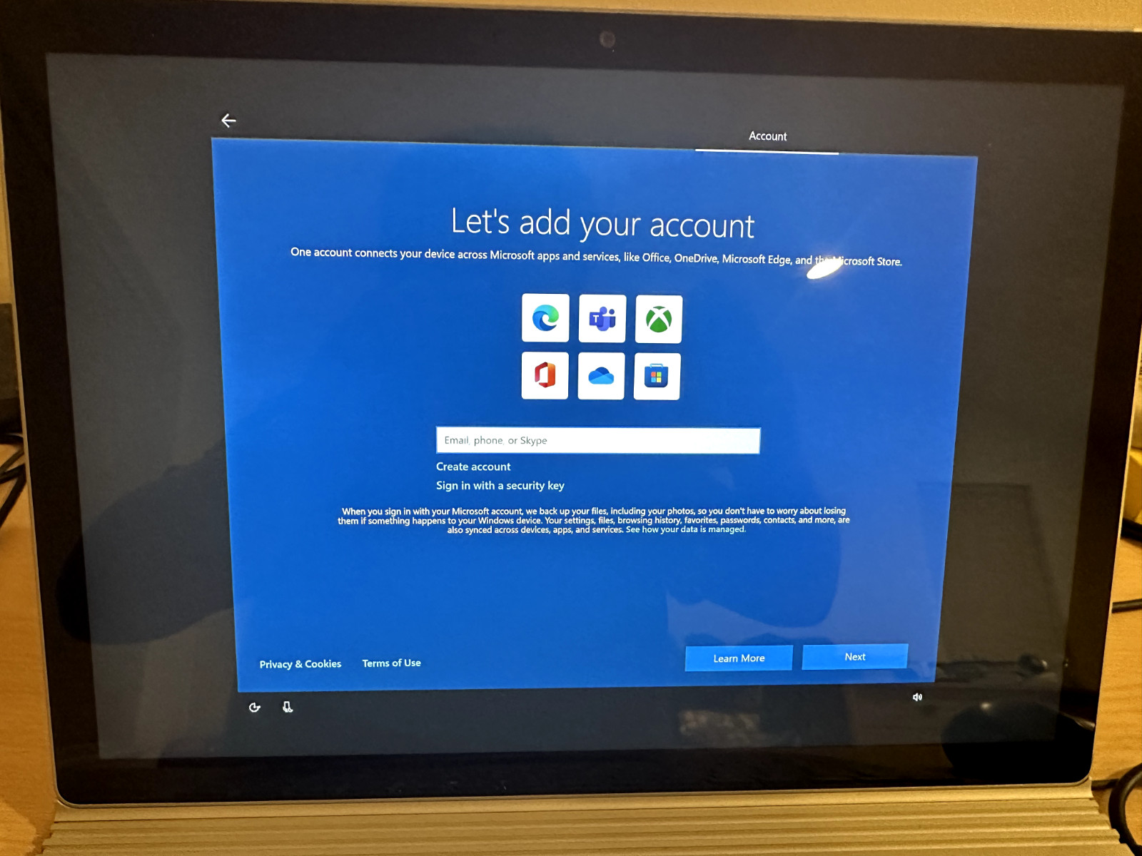 Microsoft Surface Book-3 13.5″ (256GB SSD; Intel Core i5-1035G7 1.2GHz; 8GB)…