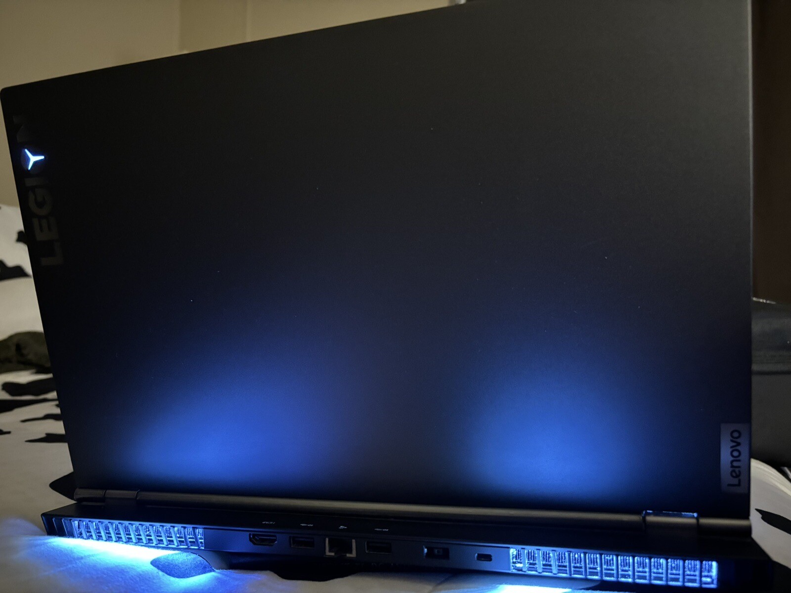 Lenovo Legion 7i 15IMH05 15.6″ (2TB SSD, Intel Core i7 10th Gen., 5.00GHz, 16GB)