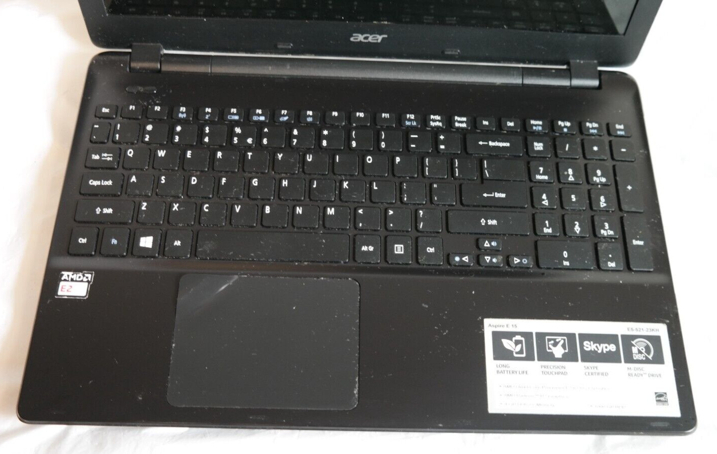 Acer Aspire Notebook E15 4GB RAM 1TB HDD AMD E2 no power, broke mouse pad-parts