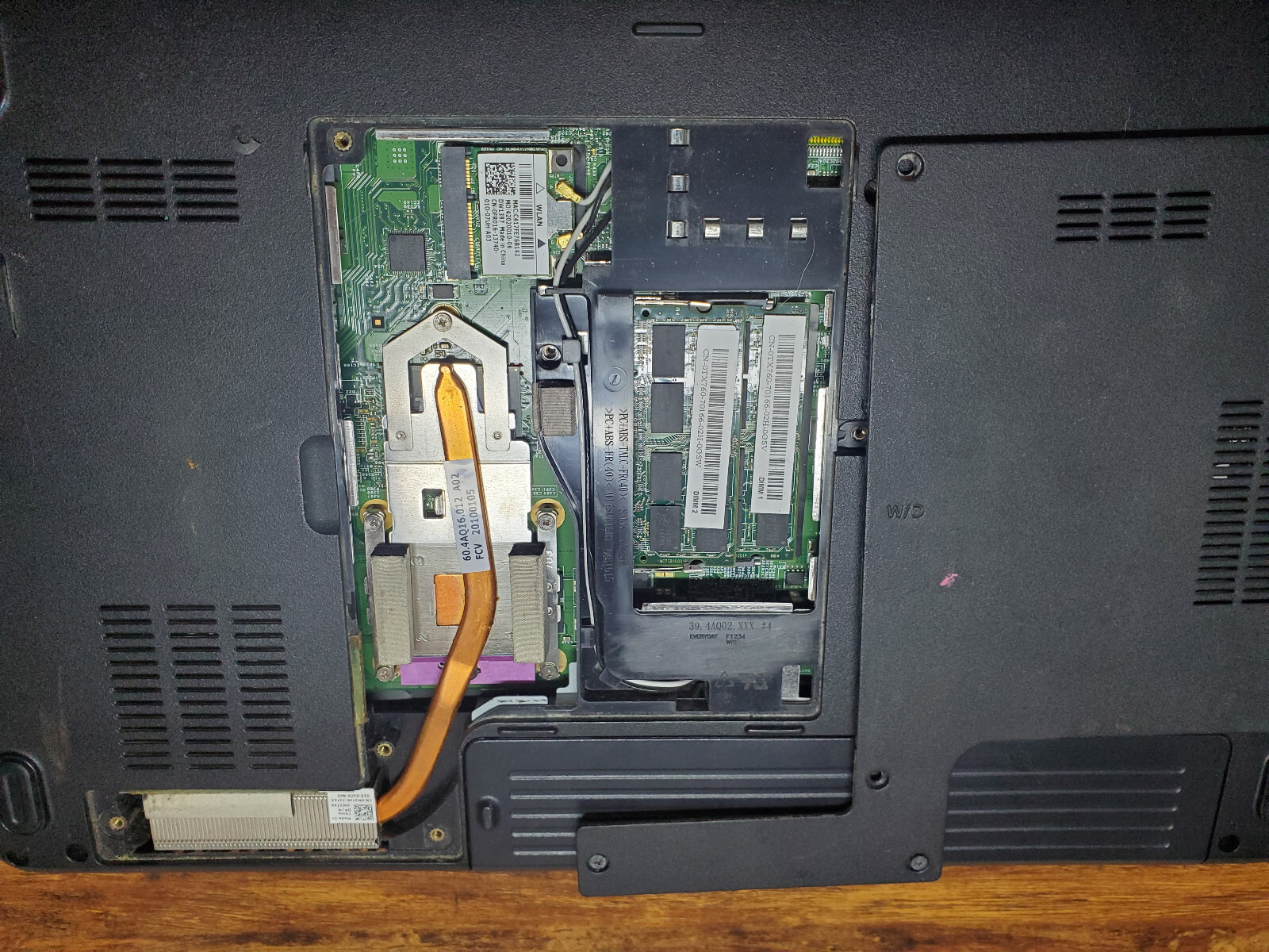 Dell Inspiron 1545 laptop Pentium T4400 4GB RAM No HDD As Is