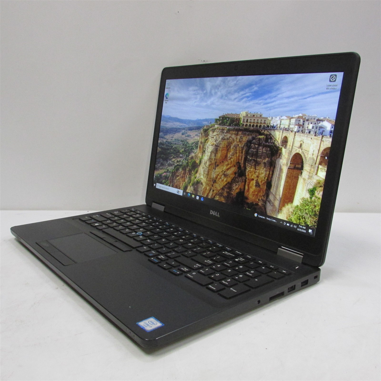 Dell Precision 3510 i7-6700HQ 2.6GHz 8GB RAM 256GB 15.6″ Windows 10 Pro SPOTS
