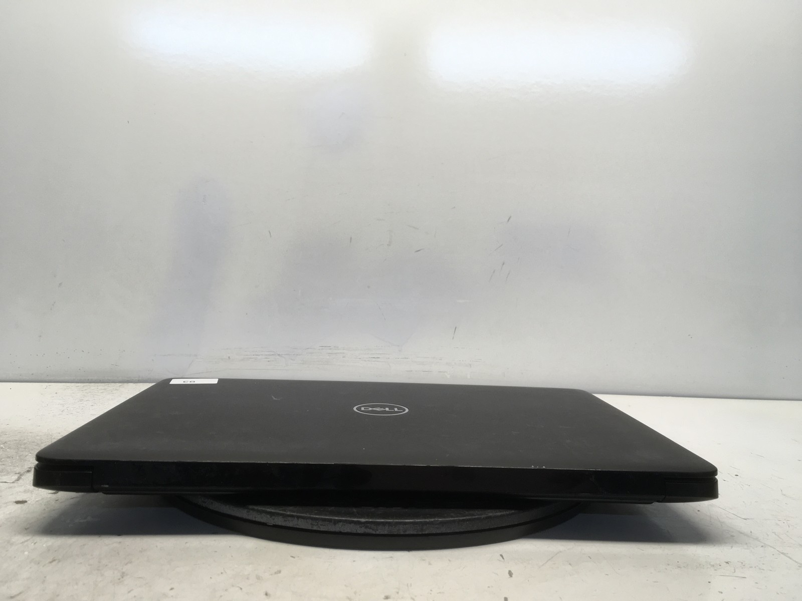 Dell Latitude 3500 Intel i3-8145U 2.1GHz 4 GB NO HDD No Batt