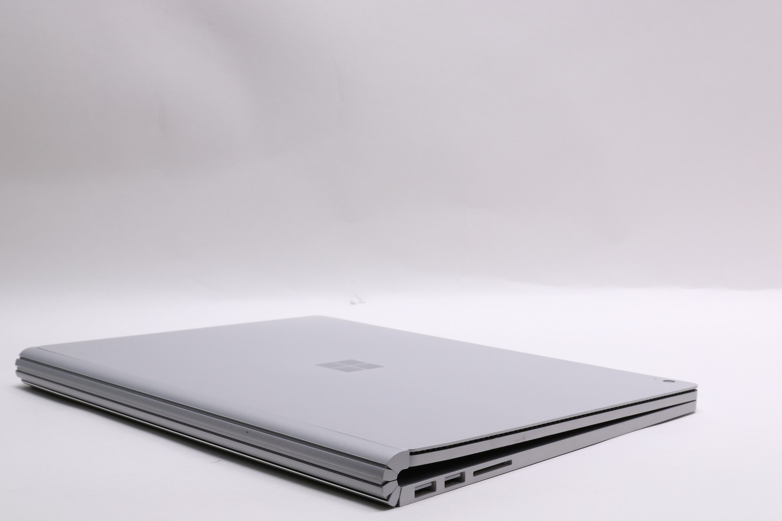 13.5″ Microsoft Surface Book 3, i5-1035G7, 8GB, 256GB SSD, Touchscreen