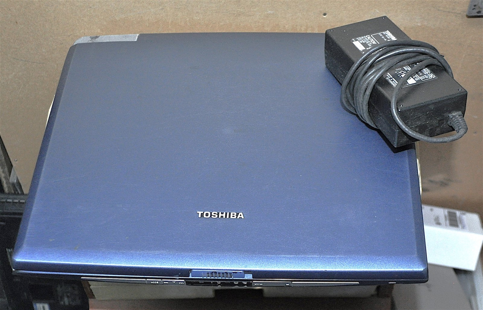 TOSHIBA MODEL A25-S207 INTEL PENTIUM 4 HAS BIOS PASSWORD NEEDS PARTS SCHOOL BUY