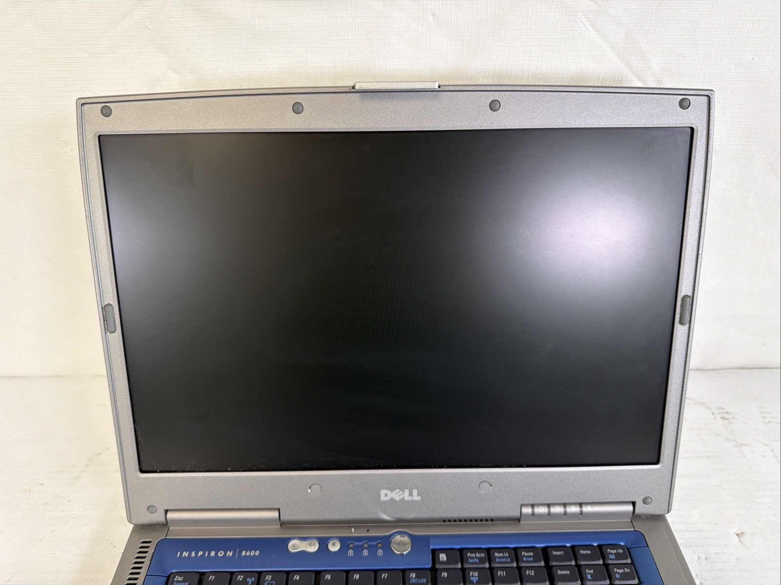DELL INSPIRON 8600 Boot Pentium M 1 GB Geforce FX 5200 NO HDD/OS/ Batt – READ