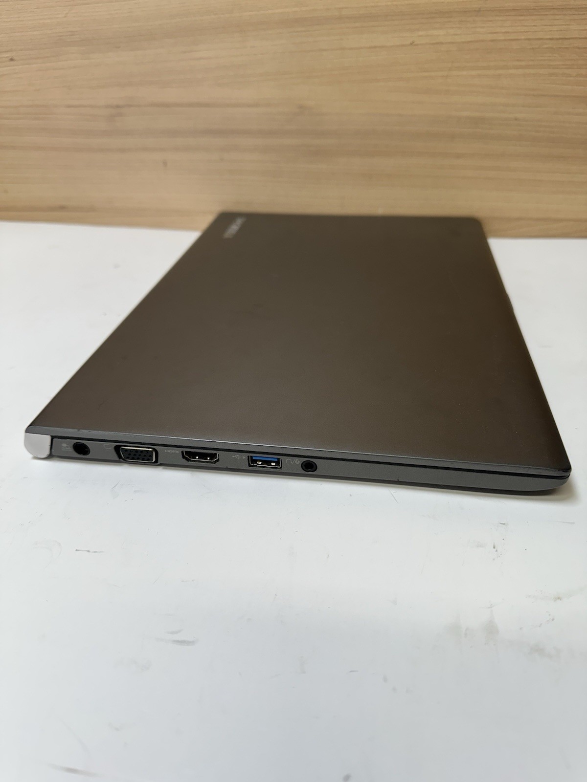 Toshiba Portege Z30-B Core i7-5500U 120GB SSD, 8GB Ram (NO OS NO POWER SUPPLY )