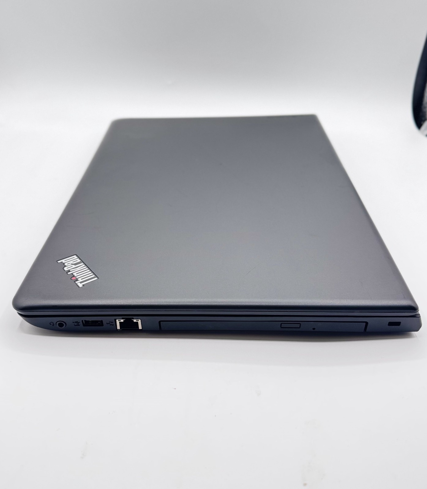 Lenovo ThinkPad E570 | 15.5″| Intel Core i5-7200U | 8GB RAM | 500GB HDD | Win10P