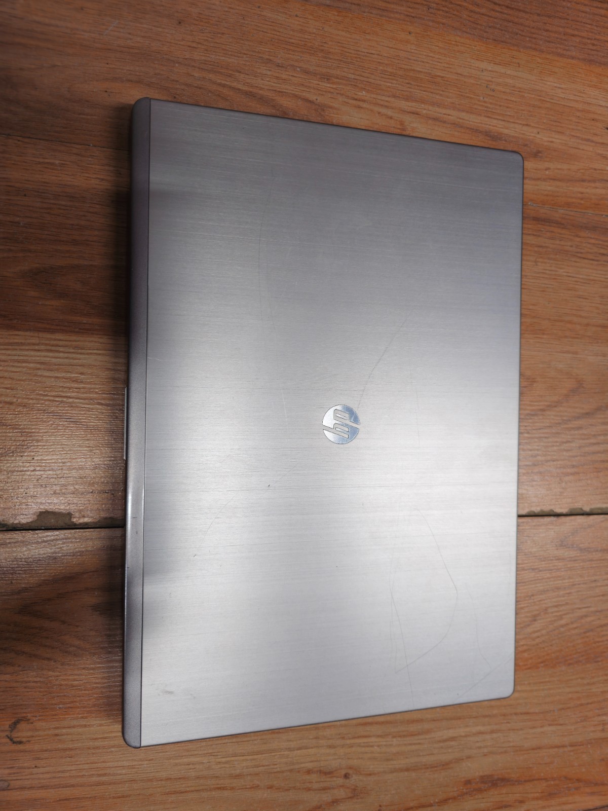 HP Folio 13-1050ca Notebook PC. READ the description.