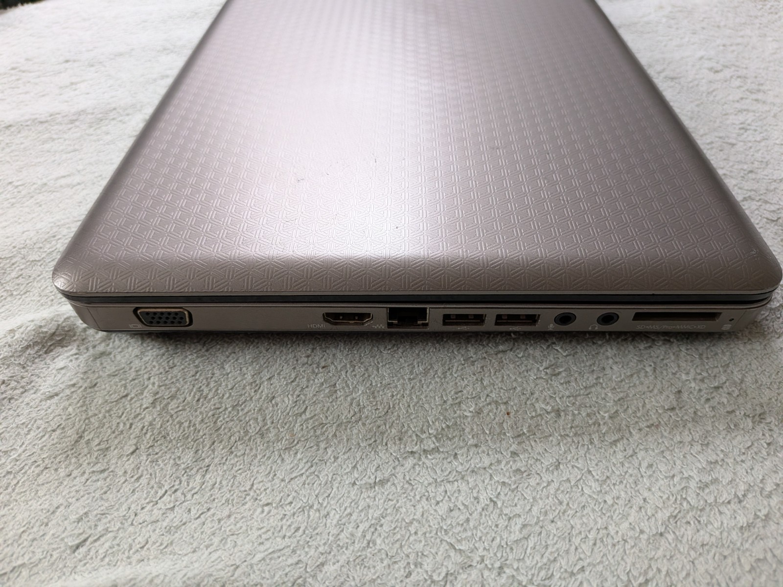 HP G62 Notebook Laptop Intel Celeron 15.6″ Silver Windows 7 For Parts