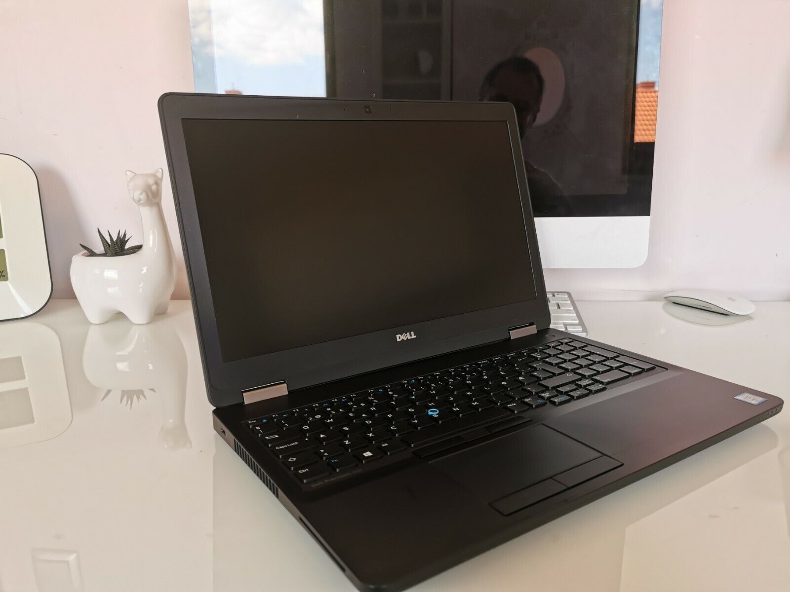 Gaming Dell 3510 i7-6700MQ AMD R9 M360 16GB/256GB SSD CAME 15.6 inch FHD Win 10